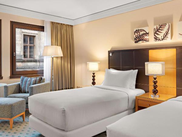 Hilton Dresden an der Frauenkirche : photo 4 de la chambre chambre lits jumeaux exécutive