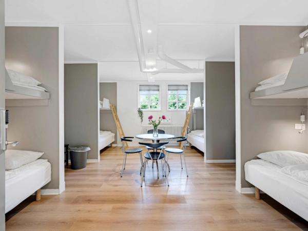 Kragsbjerggaard Vandrerhjem : photo 1 de la chambre chambre familiale avec salle de bains commune (6-8 adultes)