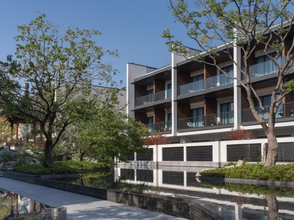 Kimpton Bamboo Grove Suzhou, an IHG Hotel : photo 4 de la chambre 1 king essential garden river view