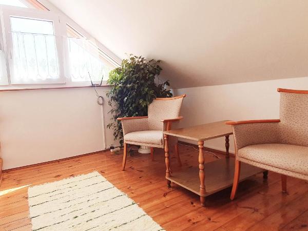 Apart Júlia Villa : photo 1 de la chambre studio - mansardé