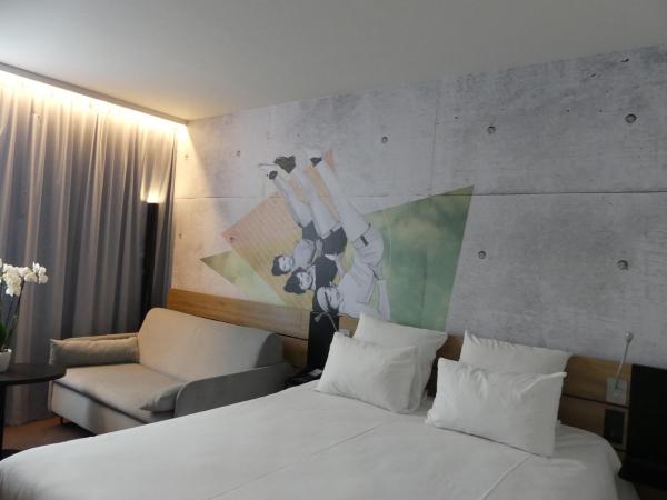 Novotel Szczecin Centrum : photo 3 de la chambre chambre exécutive avec lit double et canapé