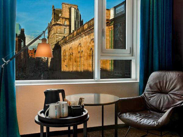 Motel One Glasgow : photo 8 de la chambre chambre lit king-size