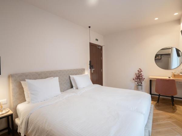 IRA - ΗΡΑ Hotel : photo 3 de la chambre chambre double ou lits jumeaux supérieure avec vue sur ville