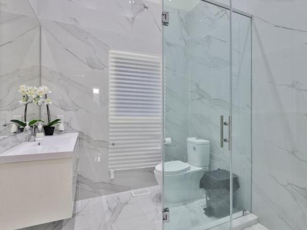 Comfortable Room in Toronto next to Yorkdale mall : photo 6 de la chambre chambre deluxe double ou lits jumeaux