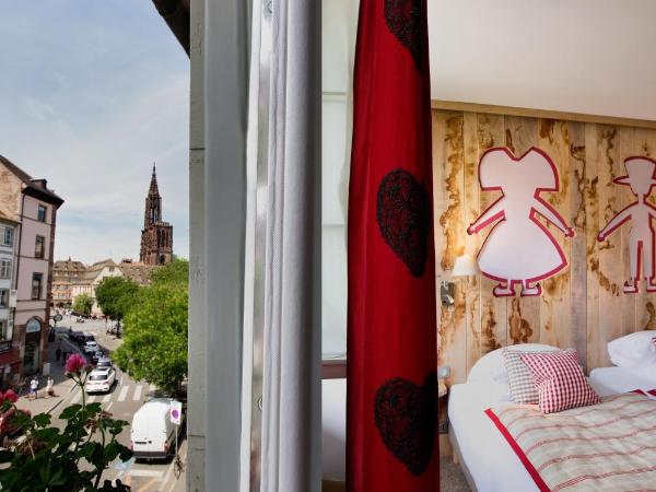 Hotel Beaucour : photo 9 de la chambre chambre de charme avec douche ou baignoire balnéo