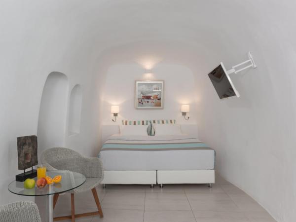 Caldera Premium Villas : photo 5 de la chambre studio troglodyte standard - vue sur mer et caldera