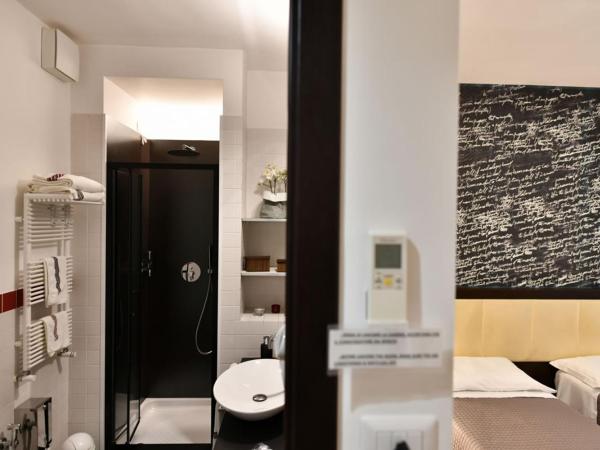 B&B Donna Eleonora : photo 5 de la chambre chambre double ou lits jumeaux