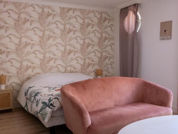 - MINOR SWING appartement- Casa Monica maison d'hôte : photo 10 de la chambre chambre lit queen-size - vue sur jardin