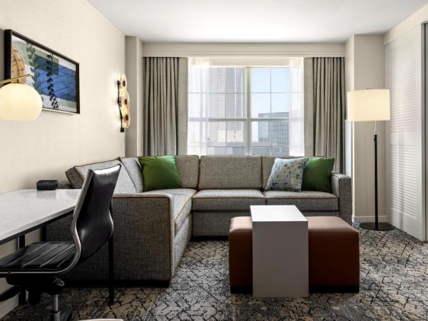 Sheraton Suites Galleria Atlanta : photo 4 de la chambre suite lit king-size et canapé-lit