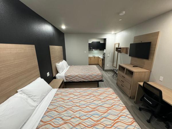 Crystal Inn Gessner- Near Sam Houston Racepark : photo 2 de la chambre chambre double avec salle de bains privative