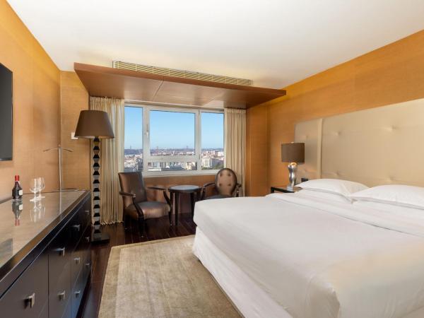 Sheraton Lisboa Hotel & Spa : photo 5 de la chambre suite lit queen-size exécutive avec accès au salon club - vue sur panorama urbain