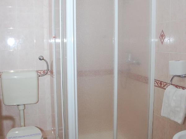 Hotel Vienna : photo 3 de la chambre chambre triple