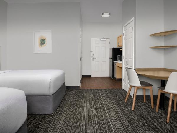 TownePlace Suites Sacramento Cal Expo : photo 9 de la chambre studio with two queen beds and adapted tub - mobility accessible