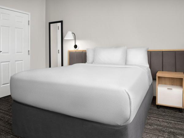 TownePlace Suites Sacramento Cal Expo : photo 10 de la chambre studio lit queen-size avec canapé-lit