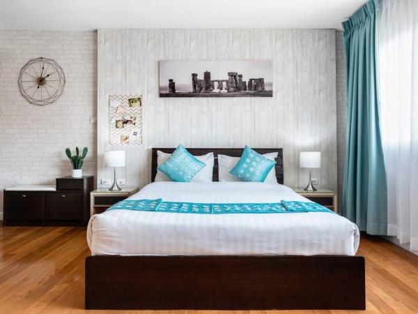 Nara Suite Residence Bangkok : photo 5 de la chambre studio supérieur avec baignoire