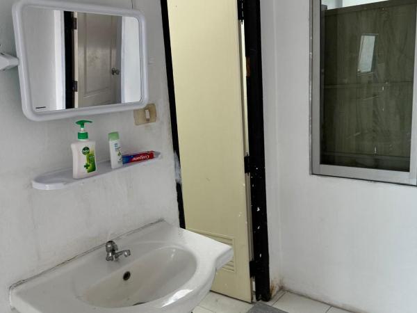 JS786 Hostel : photo 4 de la chambre dortoir mixte