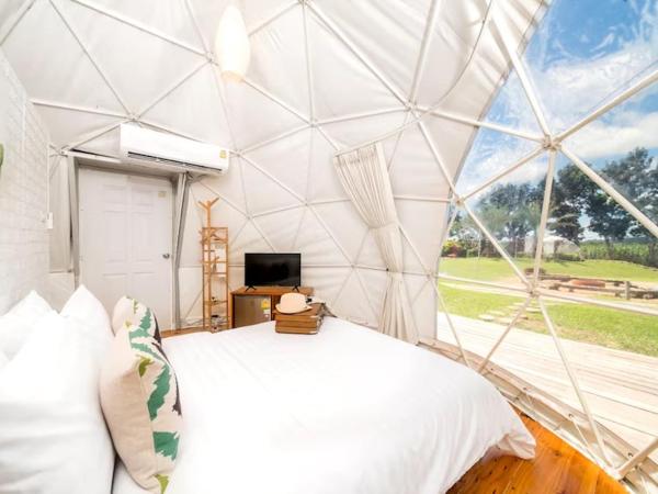 The Campster Kanchanaburi : photo 2 de la chambre glamping dome