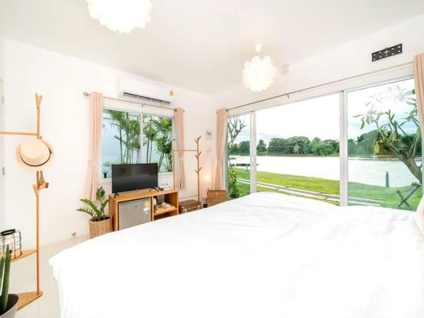 The Campster Kanchanaburi : photo 1 de la chambre room river front