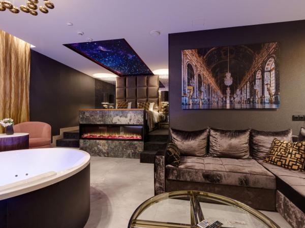 Art Suites Luxury Hotel : photo 3 de la chambre suite royale avec jacuzzi 