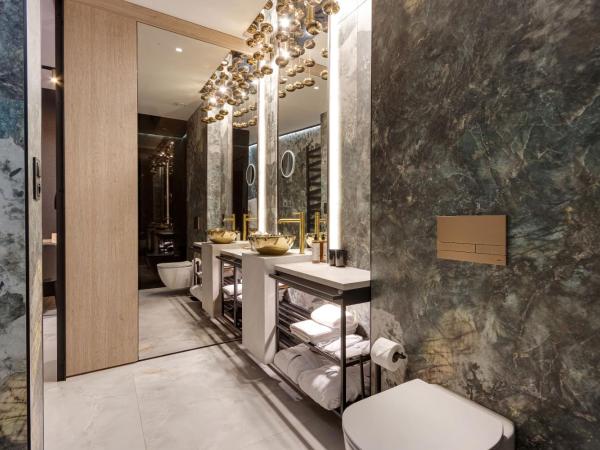 Art Suites Luxury Hotel : photo 4 de la chambre suite royale avec jacuzzi 