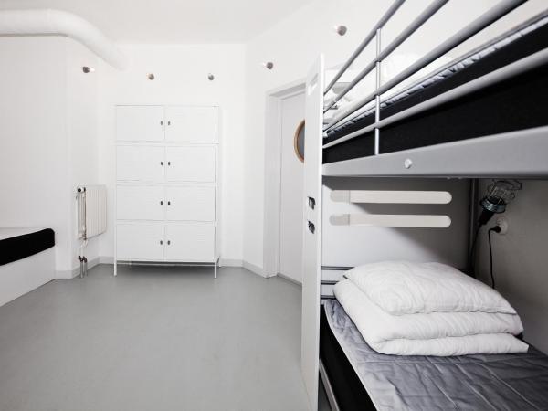 City Backpackers Hostel : photo 3 de la chambre  lit dans dortoir mixte de 7 lits 