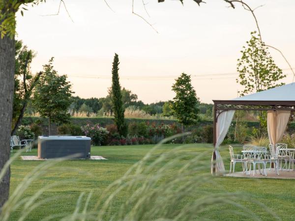 Agriturismo Borgonuovo : photo 10 de la chambre chambre double - vue sur jardin