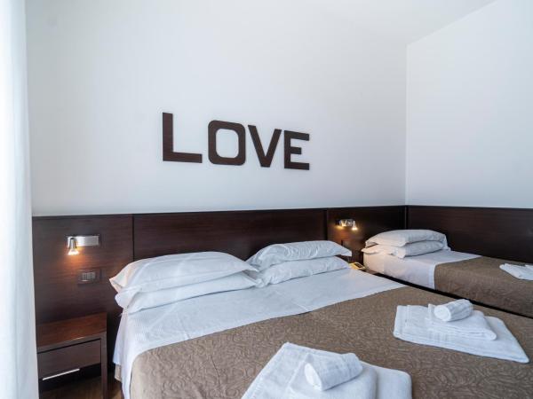 Hotel Bianca Vela : photo 2 de la chambre chambre triple standard