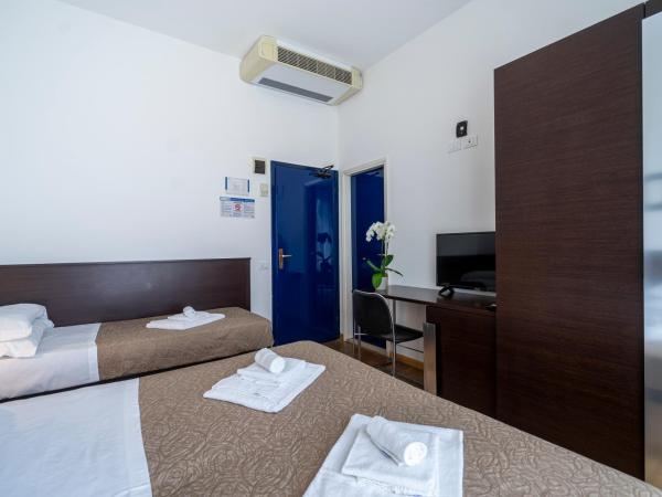 Hotel Bianca Vela : photo 5 de la chambre chambre triple standard