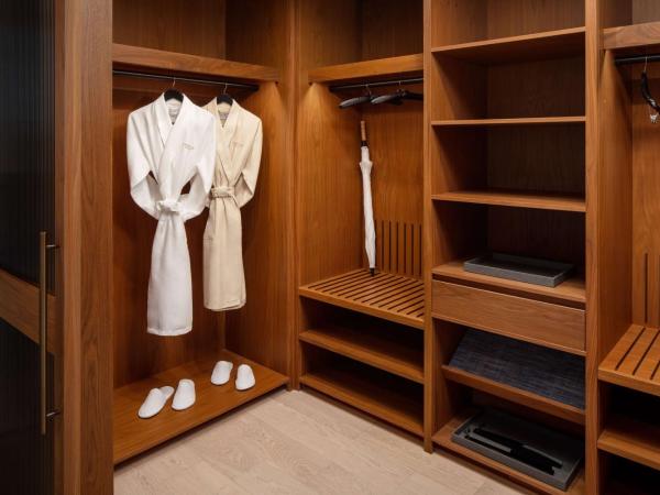 Conrad Orlando : photo 2 de la chambre conrad one-bedroom king suite with lagoon view