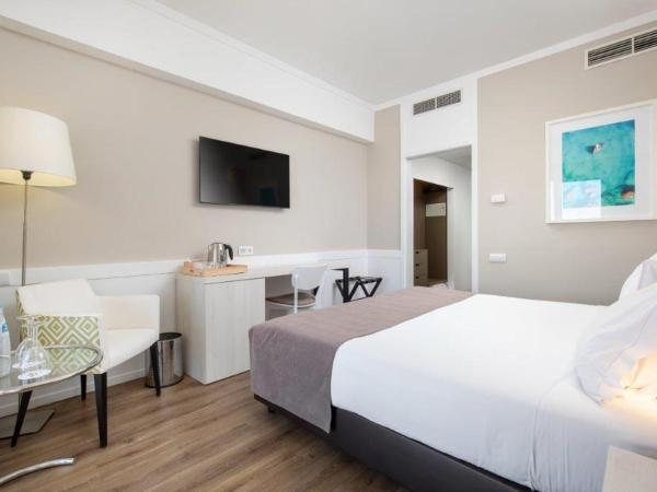AP Eva Senses : photo 6 de la chambre chambre double ou lits jumeaux - vue sur port de plaisance
