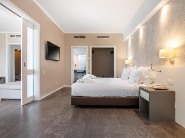 AP Eva Senses : photo 4 de la chambre suite avec vue sur le port de plaisance