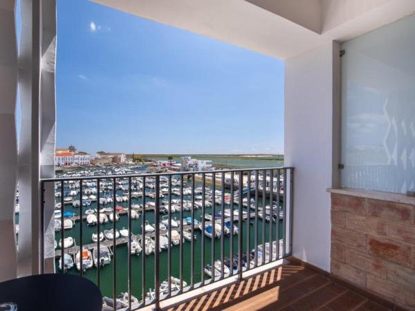 AP Eva Senses : photo 7 de la chambre chambre double ou lits jumeaux - vue sur port de plaisance