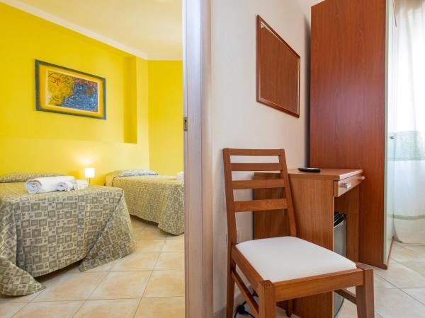 Hotel Il Gabbiano : photo 4 de la chambre chambre quadruple