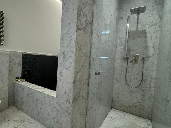 Delle Nazioni Milan Hotel : photo 10 de la chambre chambre lit king-size de luxe - annexe