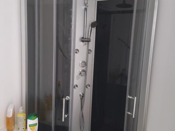 Locatif GLE : photo 1 de la chambre chambre quadruple Économique