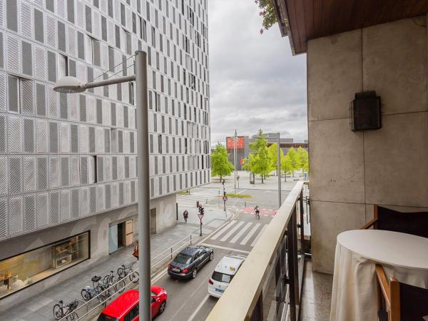 Hostal Rodas Pamplona : photo 9 de la chambre chambre familiale