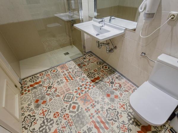 Hostal Rodas Pamplona : photo 5 de la chambre chambre double