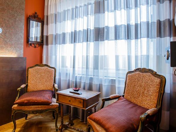 Hostal Rodas Pamplona : photo 8 de la chambre chambre familiale supérieure