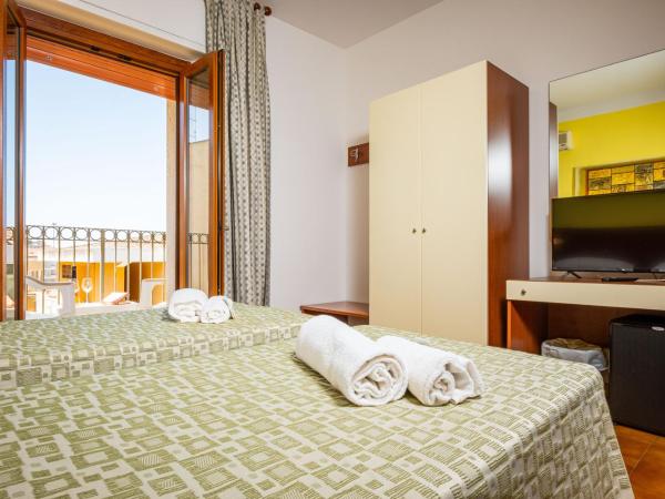 Hotel Il Gabbiano : photo 8 de la chambre chambre double avec balcon