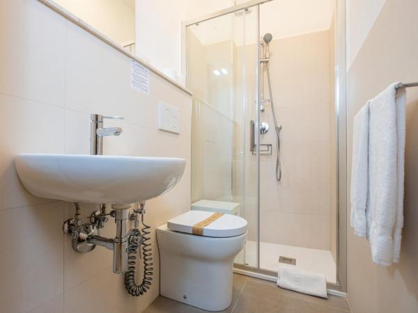 Hotel Il Gabbiano : photo 7 de la chambre chambre double ou lits jumeaux avec douche