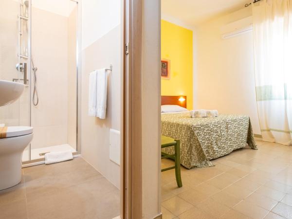 Hotel Il Gabbiano : photo 8 de la chambre chambre double ou lits jumeaux avec douche