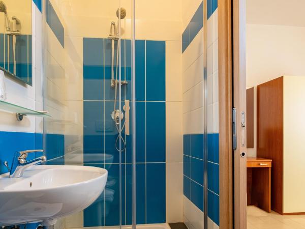 Hotel Il Gabbiano : photo 9 de la chambre chambre double ou lits jumeaux avec douche