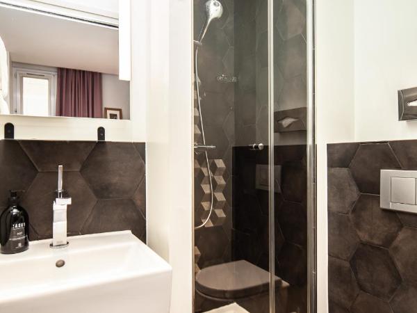 Hôtel Vendome Saint-Germain : photo 4 de la chambre petite chambre double