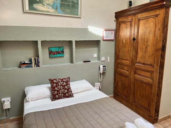 Hôtel Le Colbert : photo 3 de la chambre chambre simple