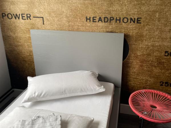 CitySurfer44 : photo 5 de la chambre no. 03 - retro amplifier 