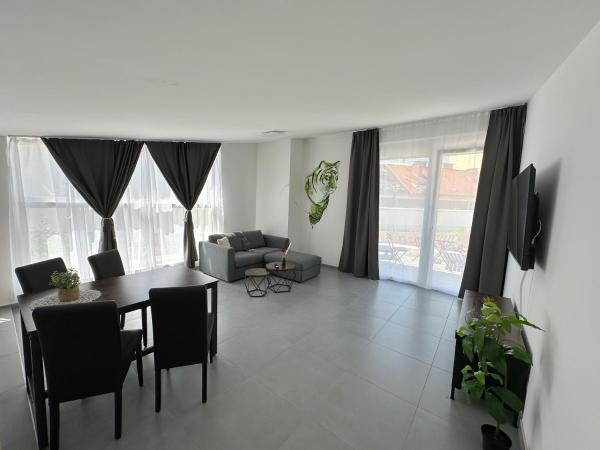 Grazora Living Apartments : photo 10 de la chambre suite avec balcon