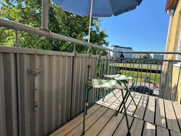 B&B Retro - Guesthouse Kupittaa : photo 7 de la chambre chambre quadruple avec salle de bains commune