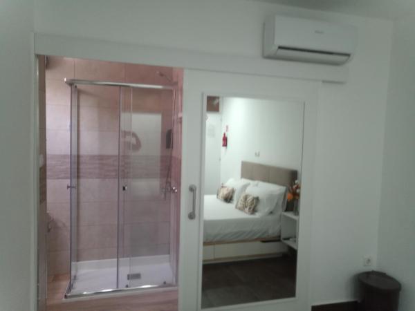 Dreams Low Cost : photo 8 de la chambre chambre double avec salle de bains privative