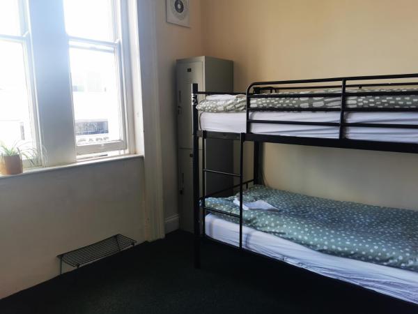 Botanic Avenue Hostel less than a mile from the City Centre : photo 7 de la chambre lit dans dortoir mixte de 6 lits