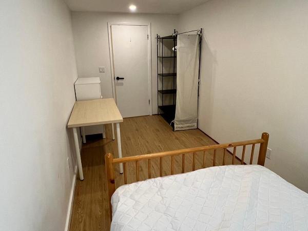 Green House in Vancouver West : photo 10 de la chambre chambre double avec salle de bains commune